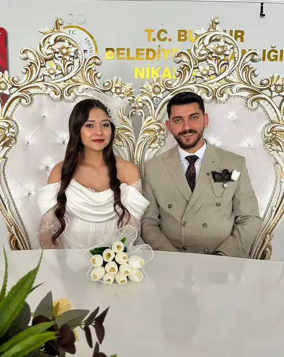 burdurda-kizinin-nikahini-kiyan-muhtardan-anlamli-hediye