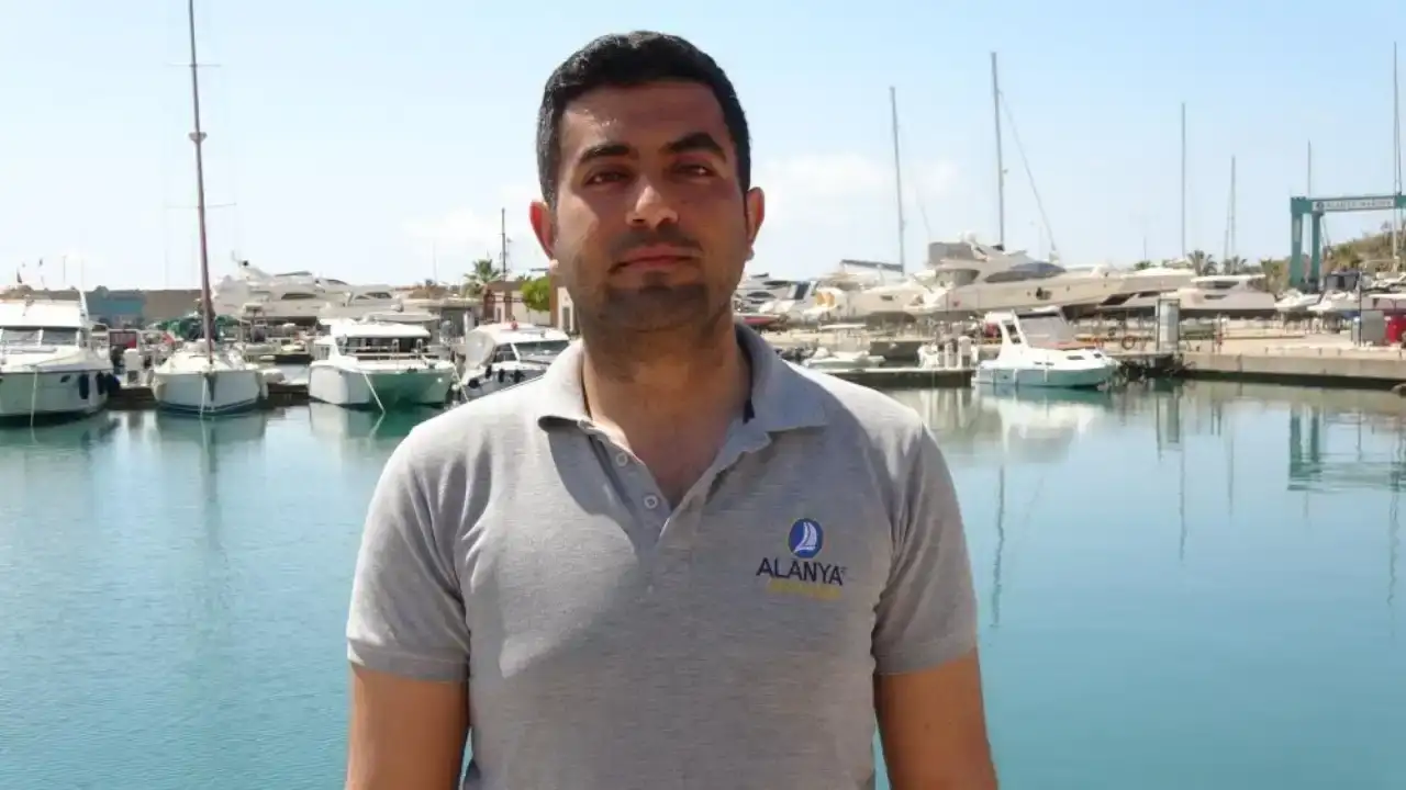 alanyada-kalp-krizi-geciren-adama-yol-kapali-olunca-ambulans-ulasamadi-botla-kurtarildi