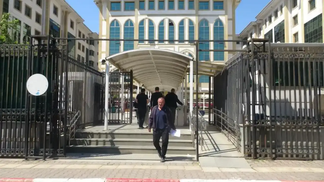 antalyada-yasayan-adam-60-yildir-5-farkli-isim-kullandi-simdi-gercek-ismini-ariyor