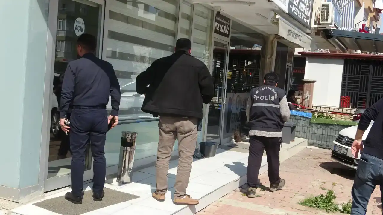 kepezde-akrabalar-arasinda-bicakli-kavga-2-yarali