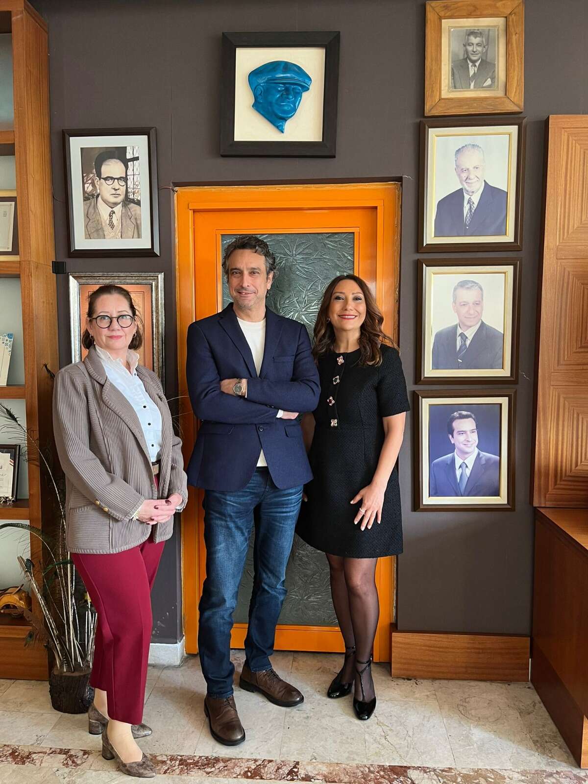 1e323889-e7eb-423b-b4dd-4bf6880e446f