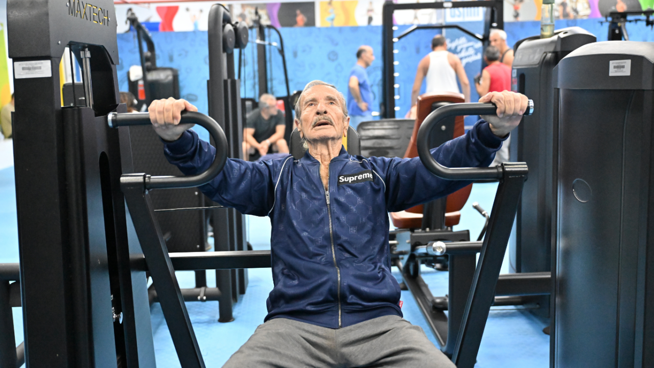 86lik-antalyali-sampiyon-ezber-bozuyor-super-dededen-genclere-spor-cagrisi