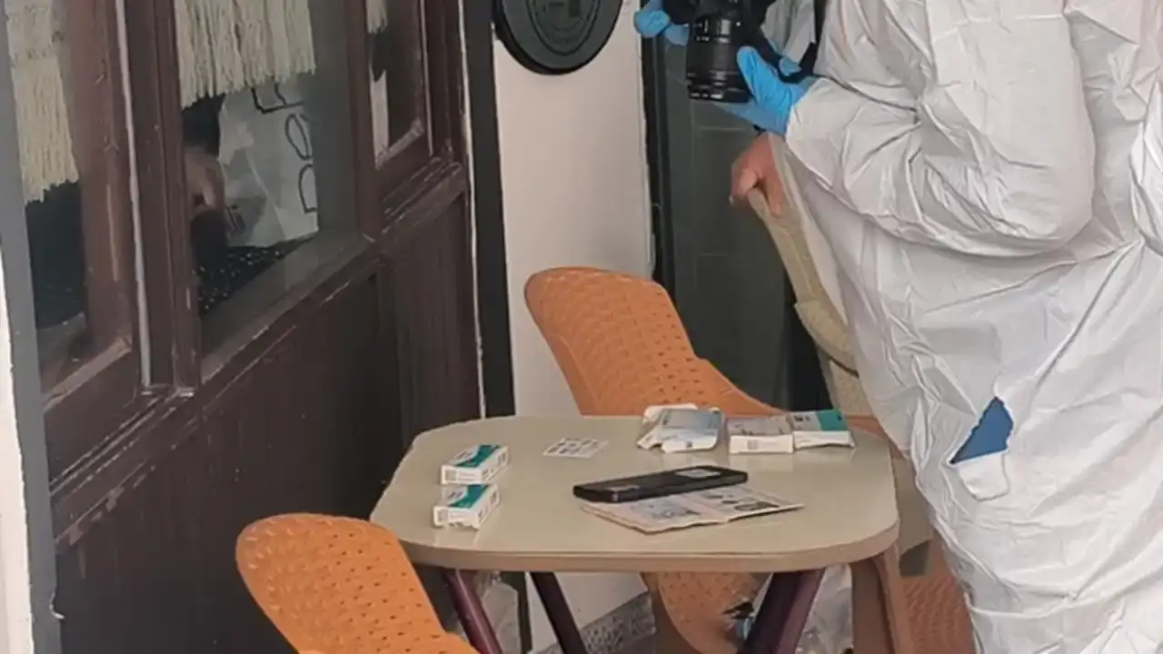 antalyada-pansiyonda-kalan-60-yasindaki-adam-odasinda-hayatini-kaybetti