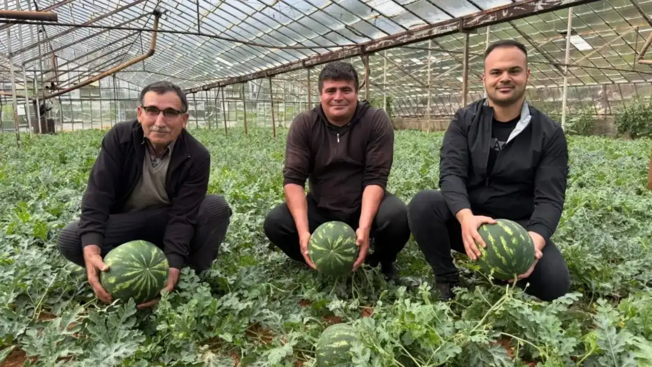 antalyada-yaz-erken-geldi-karpuzun-tezgaha-inecegi-tarih-belli-oldu