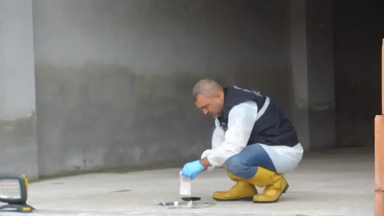 kepezde-supheli-olum-insaatta-kimligi-belirsiz-erkek-cesedi-bulundu