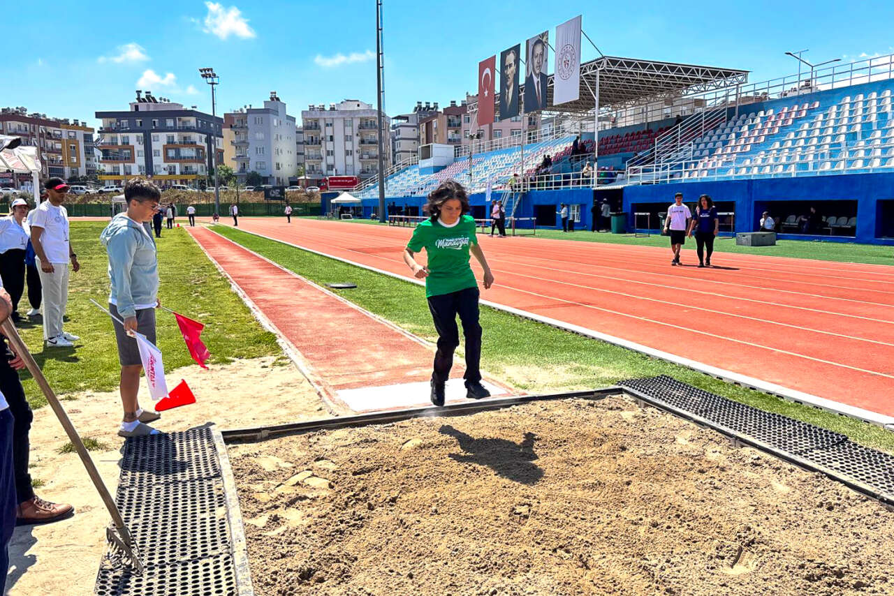 madalyalari-topladilar-manavgatin-engelsiz-kahramanlarindan-tarihi-basari