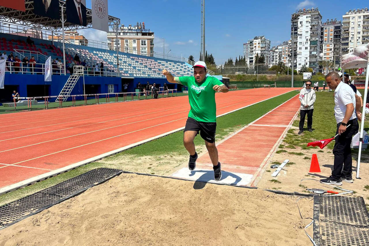 madalyalari-topladilar-manavgatin-engelsiz-kahramanlarindan-tarihi-basari