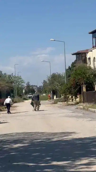 serikteki-isguzarlik-kamerada-once-caldilar-sonra-terk-ettiler