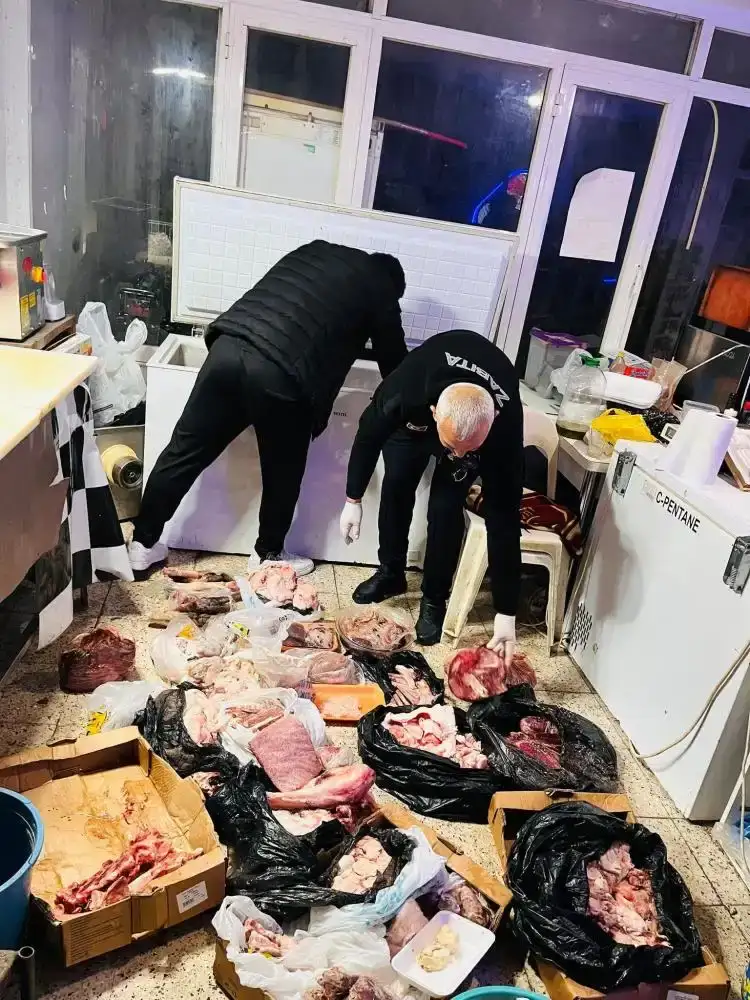 serikte-zabita-ekipleri-gorduklerine-inanamadi-halkin-sagligiyla-boyle-oynamislar