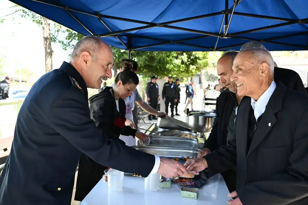 antalya-sehitlerini-unutmadi-mevlid-okutuldu-mudur-zaimoglu-lokma-dagitti