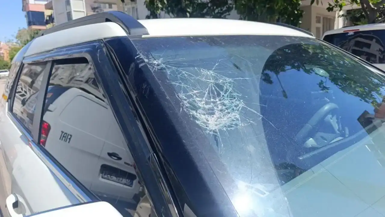 manavgatta-otomobilin-carptigi-motosikletli-genc-hastanelik-oldu-o-anlar-kamerada