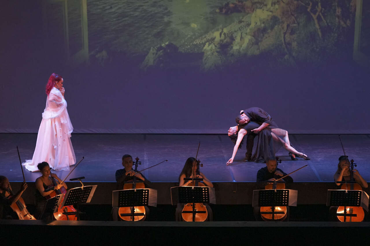 antalyada-buyuleyici-gece-8-cello-ve-arp-ayni-sahnede-devlesti