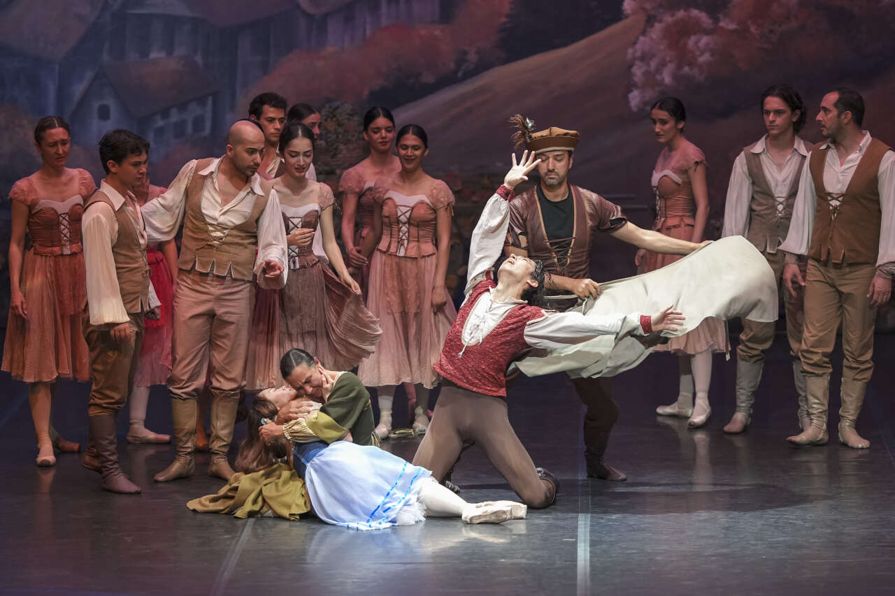 antalyada-kapali-gise-rekoru-giselle-finalle-noktaladi