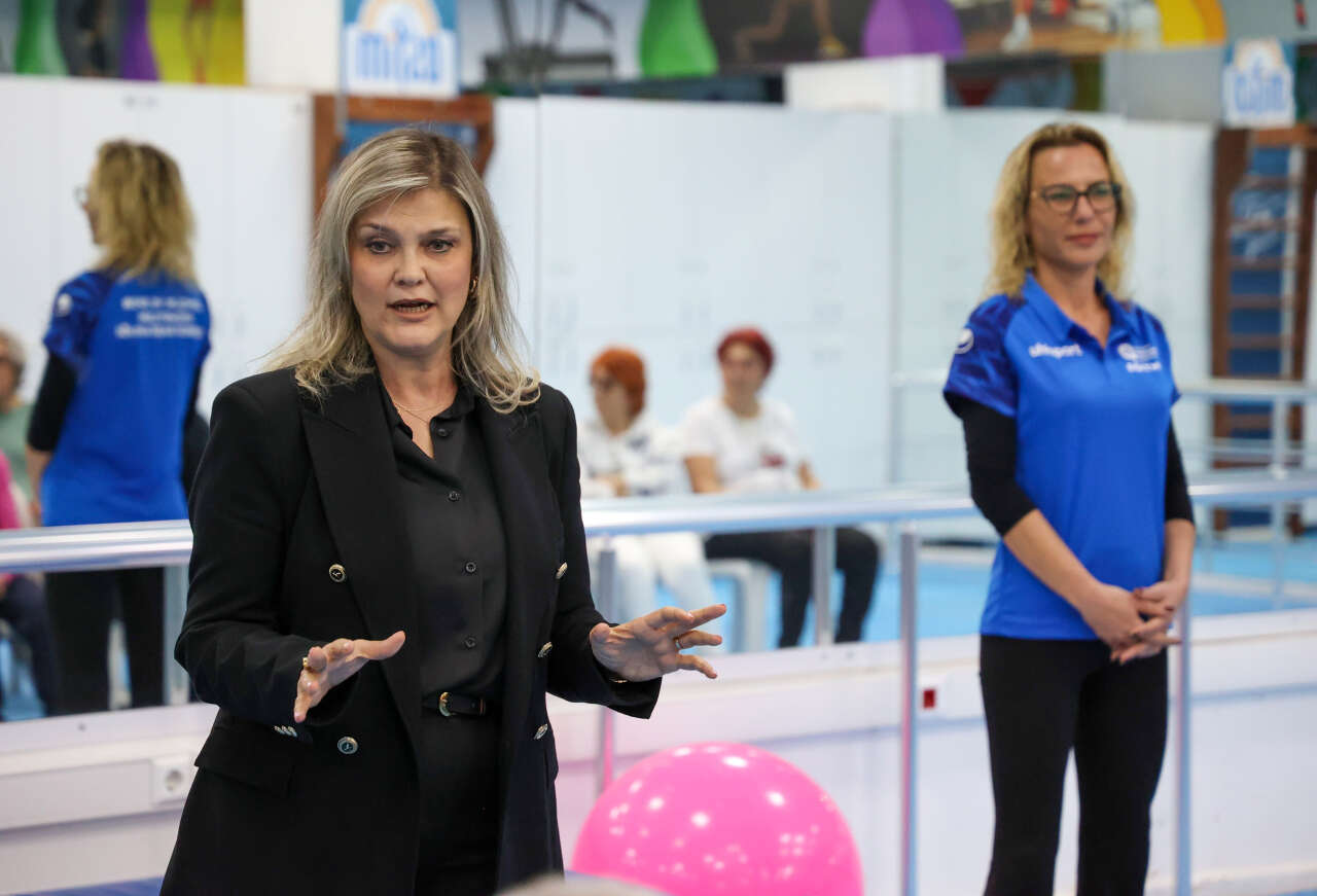 antalyada-saglikta-ornek-adim-parkinson-hastalarina-ozel-mesai