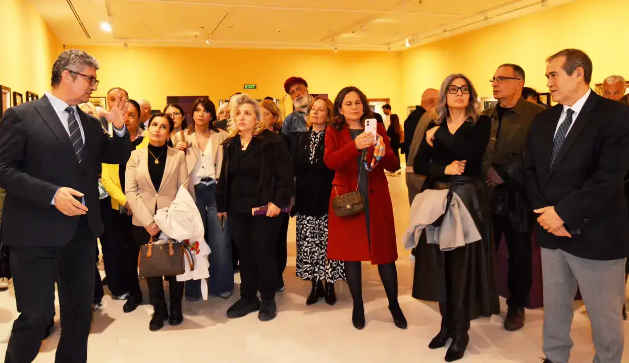 sakir-pasa-ailesinin-nadir-eserleri-antalyada-fahrelnissa-zeid-ve-nejad-devrim-sergisi-acildi