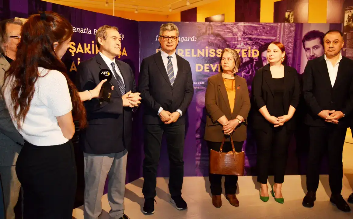 sakir-pasa-ailesinin-nadir-eserleri-antalyada-fahrelnissa-zeid-ve-nejad-devrim-sergisi-acildi