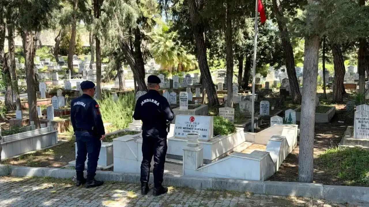 sehit-arkadasinin-mektubunu-manavgattaki-annesine-getirdi