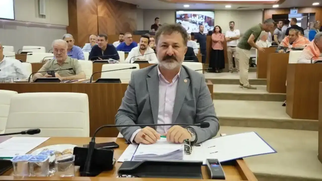 antalya-buyuksehir-meclisinde-gerilim-faaliyet-raporu-tartismasi-alevlendi