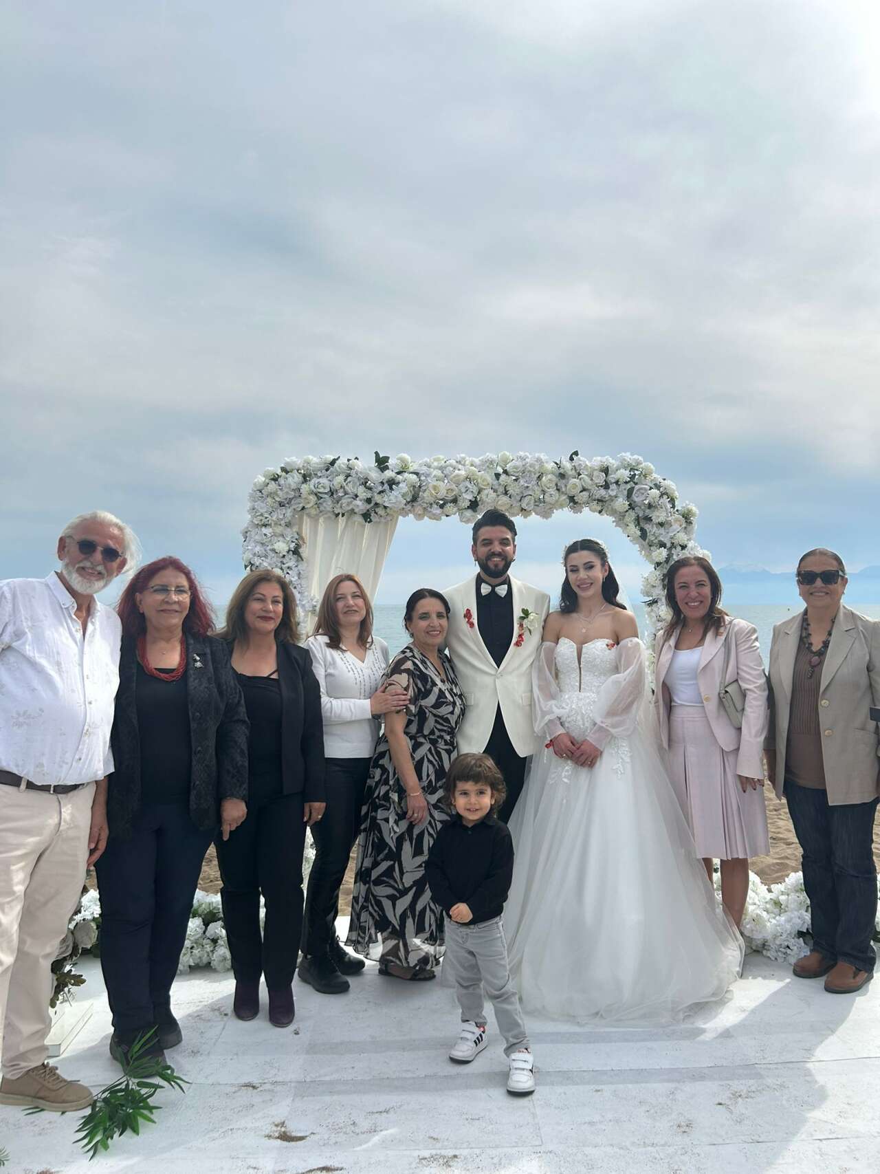 akdeniz-gercek-ailesi-ozmen-ailesinin-mutluluguna-ortak-oldu