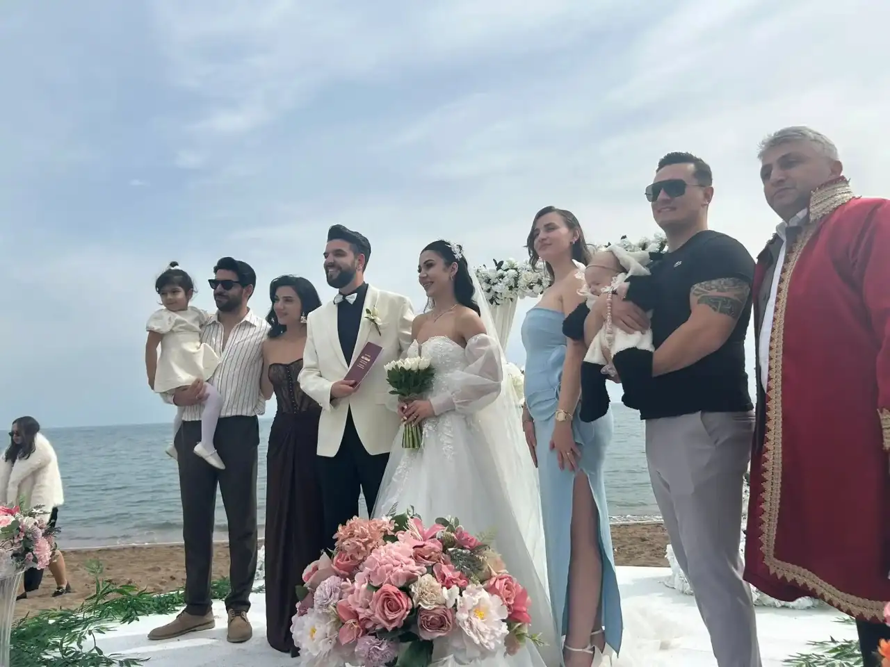 akdeniz-gercek-ailesi-ozmen-ailesinin-mutluluguna-ortak-oldu