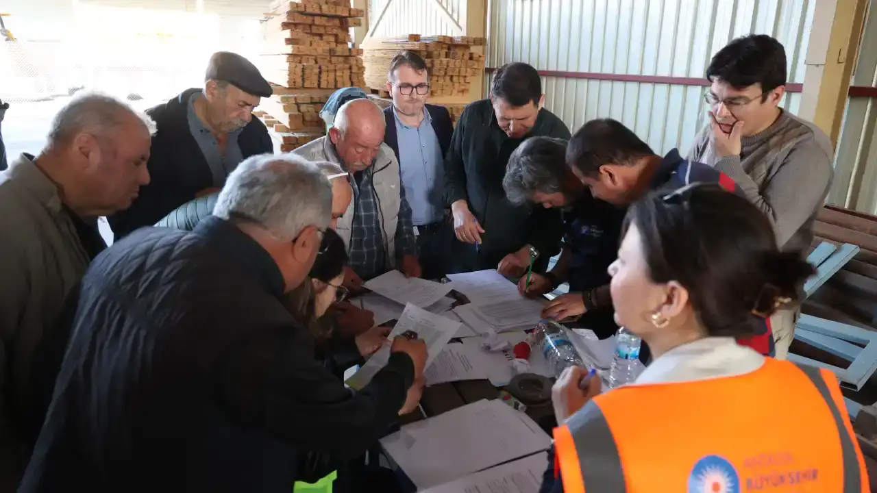 antalyadaki-bal-ureticisine-destek-buyuksehirden-geldi