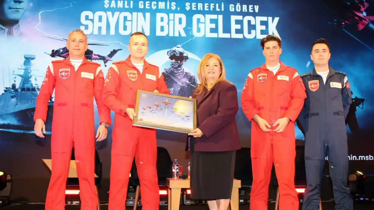 gokyuzunun-gururlari-antalyada-gelecegin-pilotlariyla-bulustu