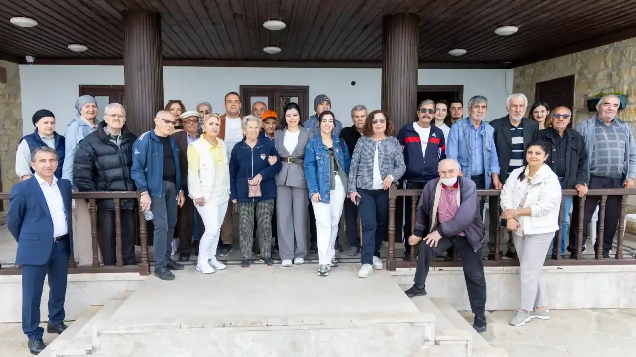 manavgatta-huzurevi-sakinleri-camura-sekil-verdi