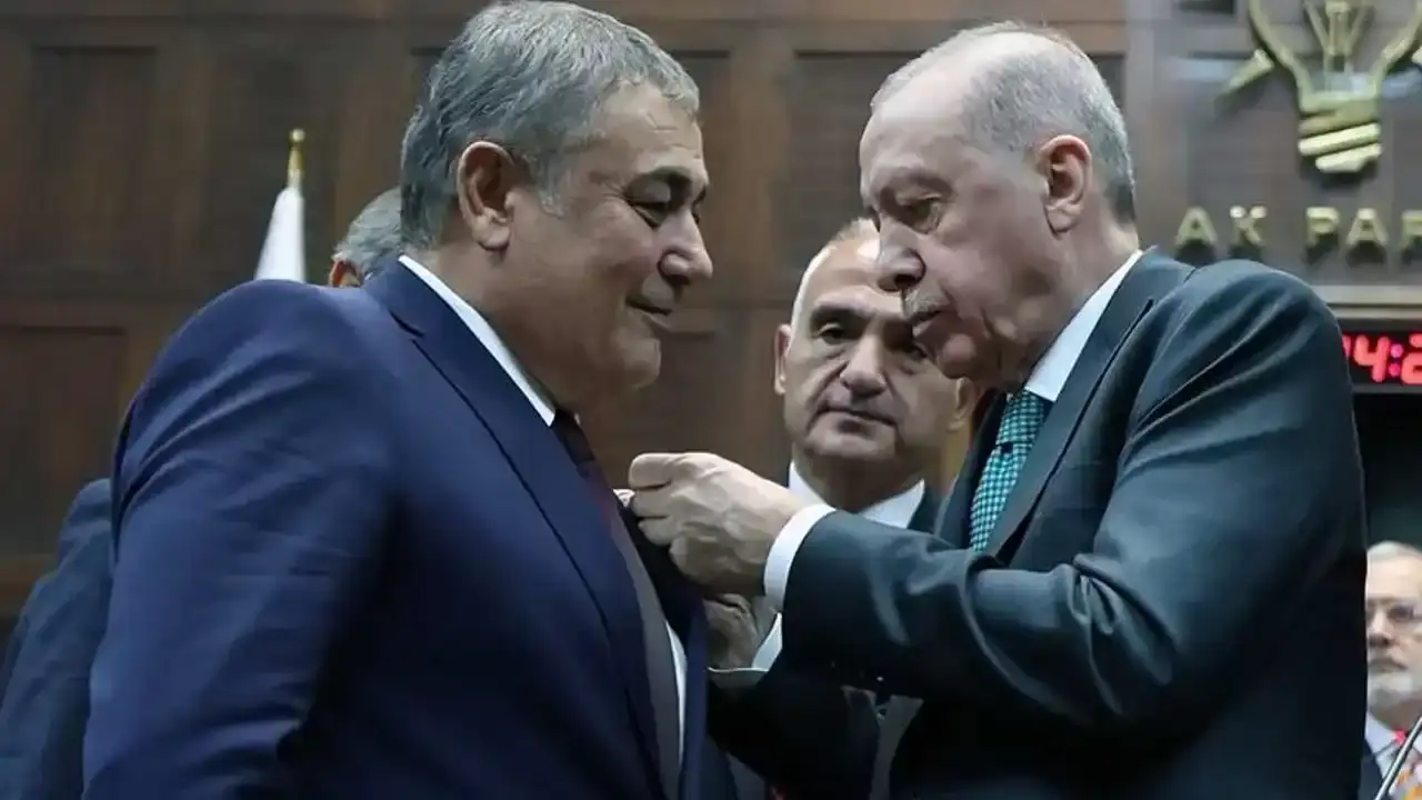 serik-belediye-baskani-kadir-kumbul-chpden-istifa-ederek-akpye-geciyor