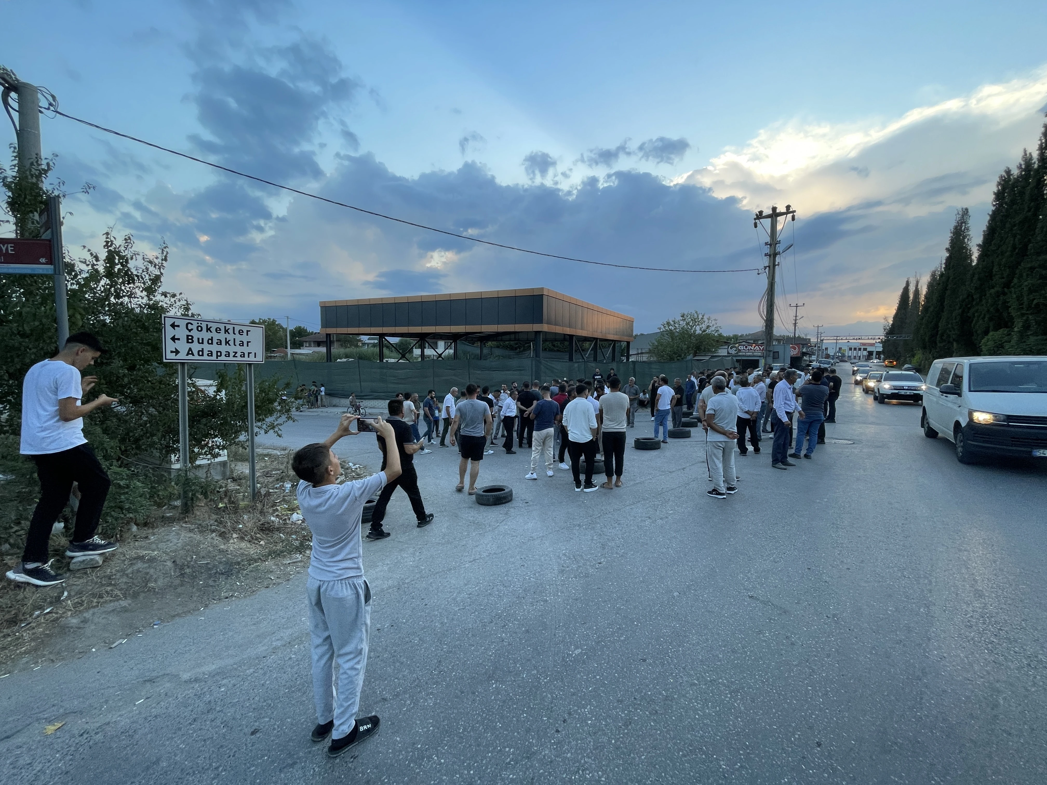Adapazarı'nda Mahalleli Uyuşturucu Sorununa Karşı Eylemde!