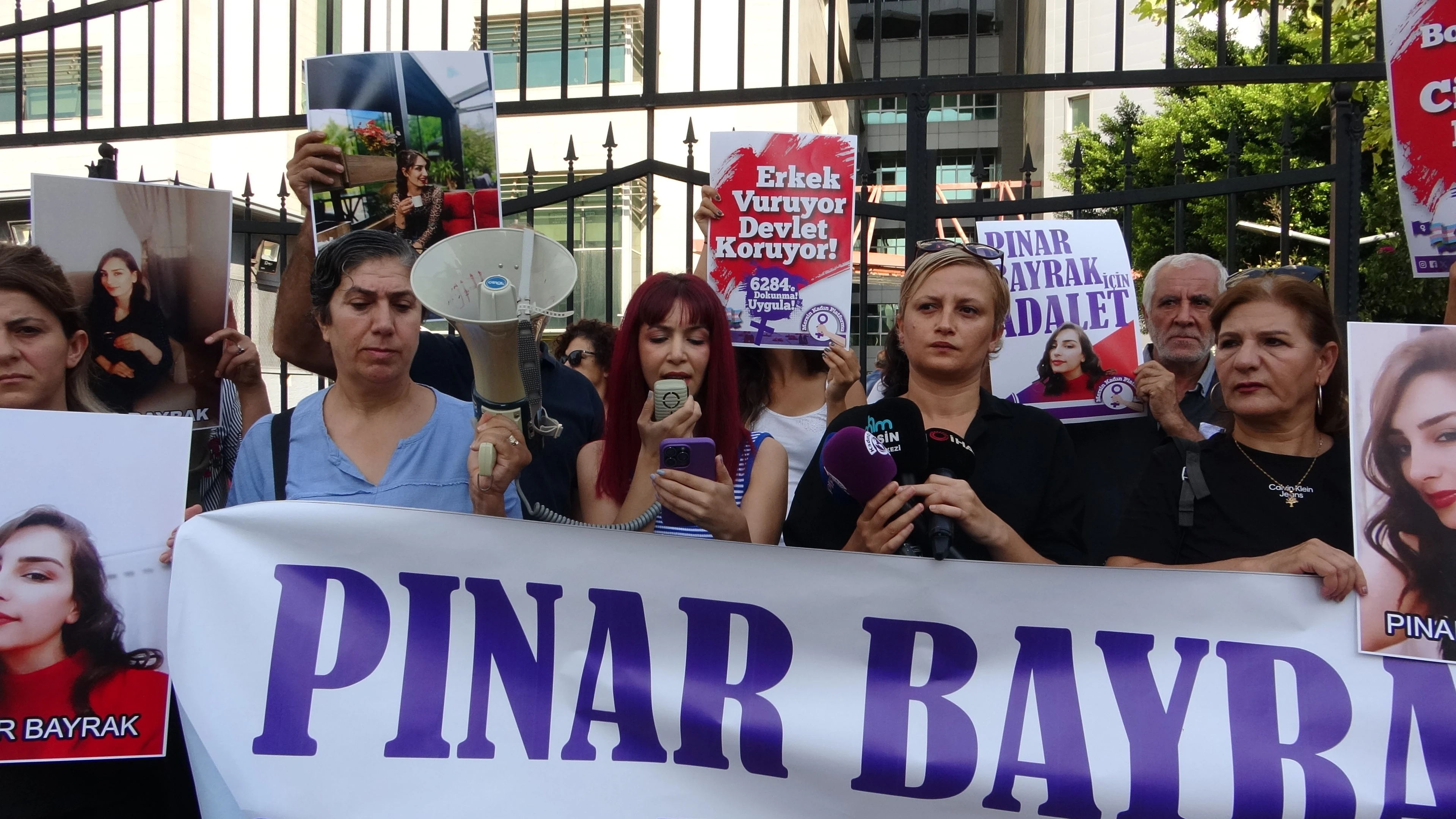 Mersin'de Kadın C*nayeti Protesto Edildi