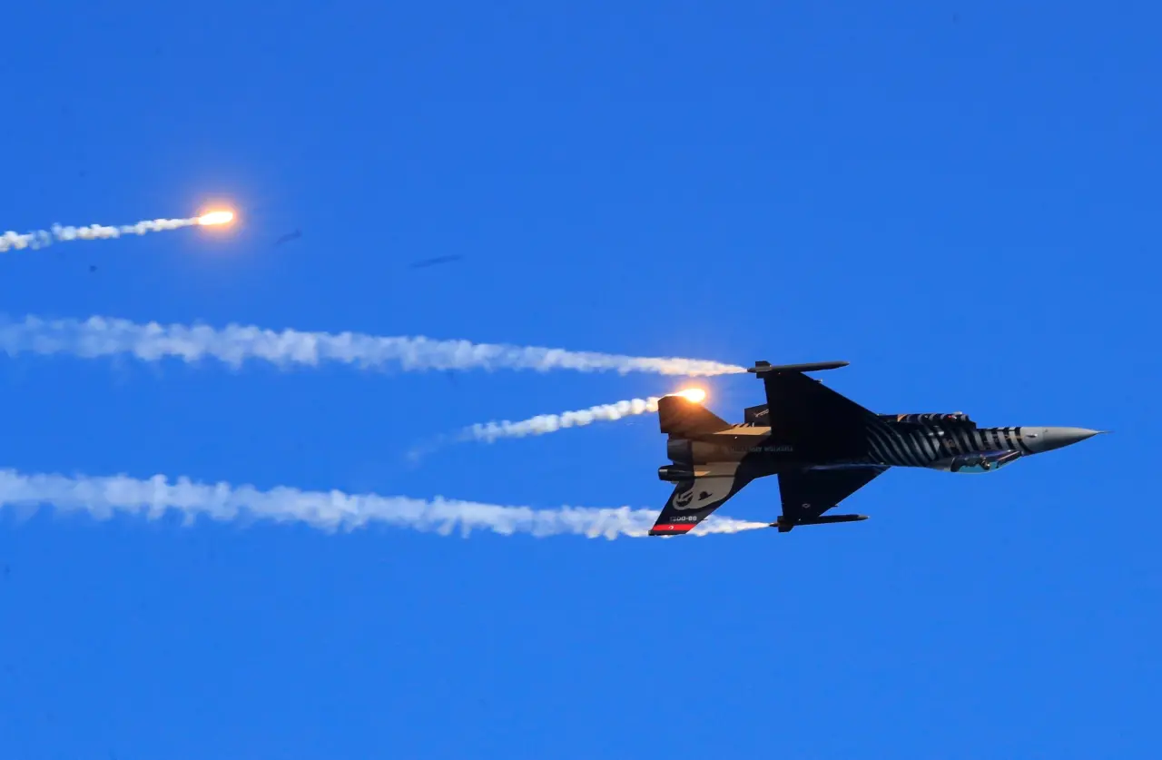 Antalya Semalarında Gurur Tablosu: SOLOTÜRK Nefes Kesti 7