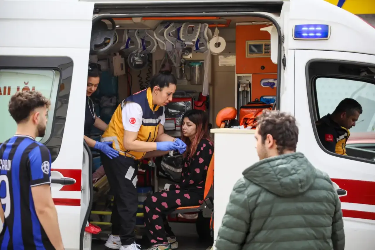 Kültür'de Öğrenci Apartında Çıkan Yangın Korkuttu 7