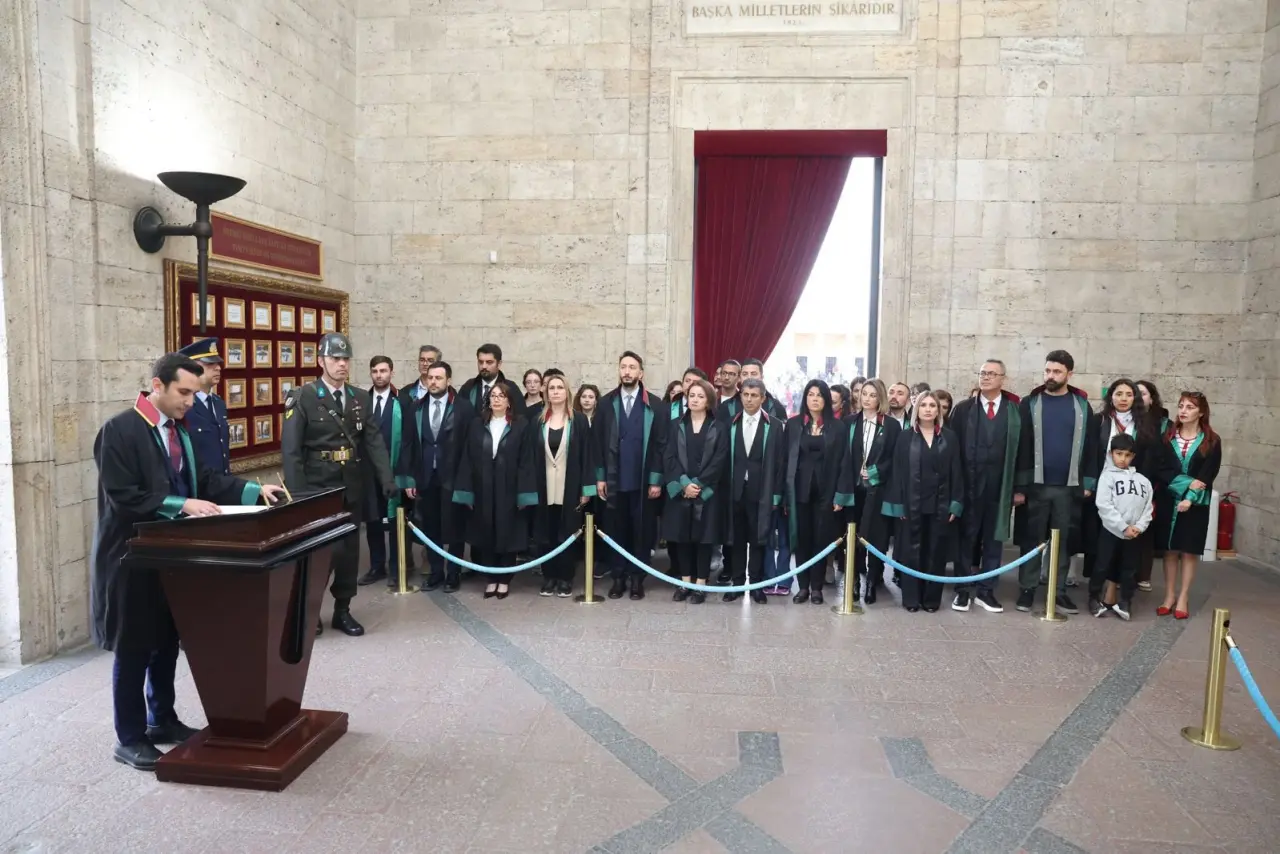 Antalya Barosu Anıtkabir’de: 100 Yıllık Çınar Ata’nın Huzuruna Çıktı! 5