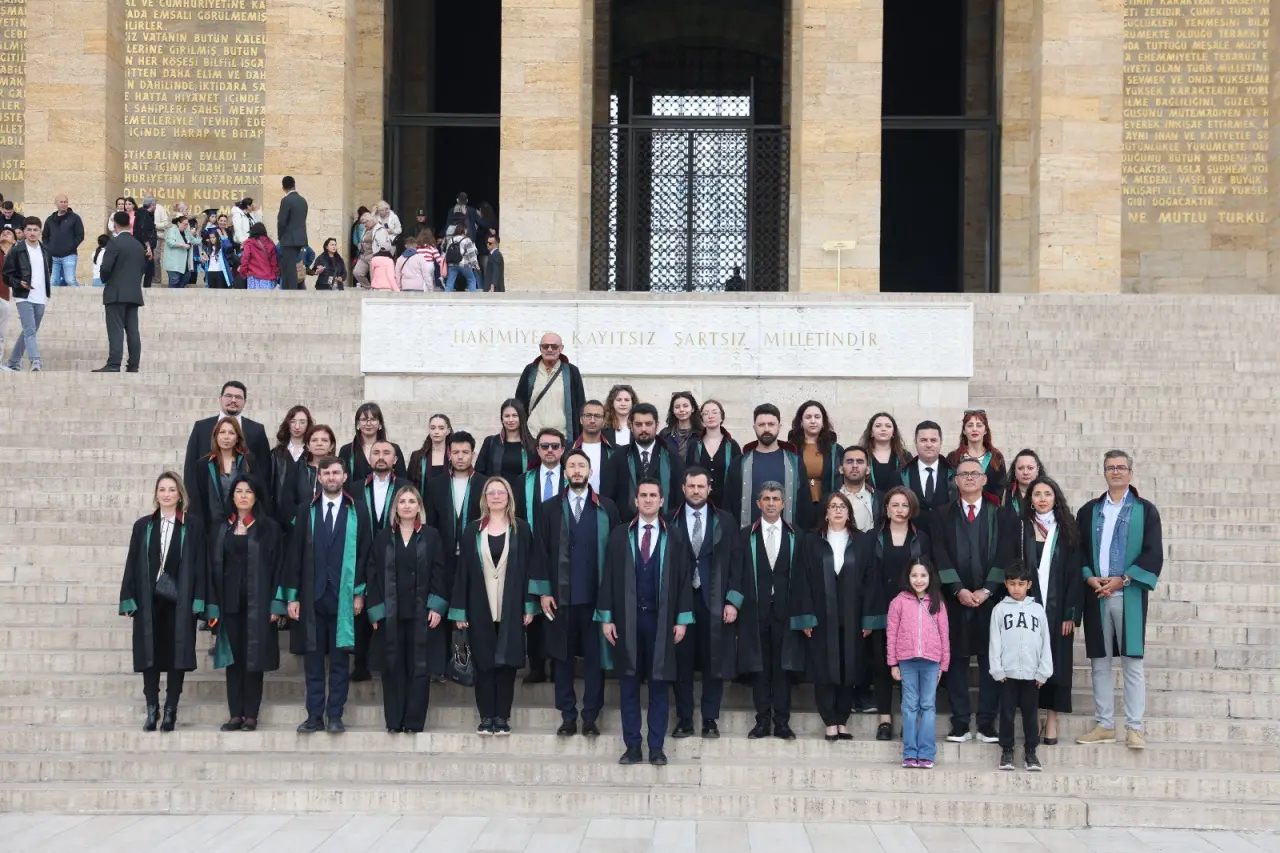 Antalya Barosu Anıtkabir’de: 100 Yıllık Çınar Ata’nın Huzuruna Çıktı! 7