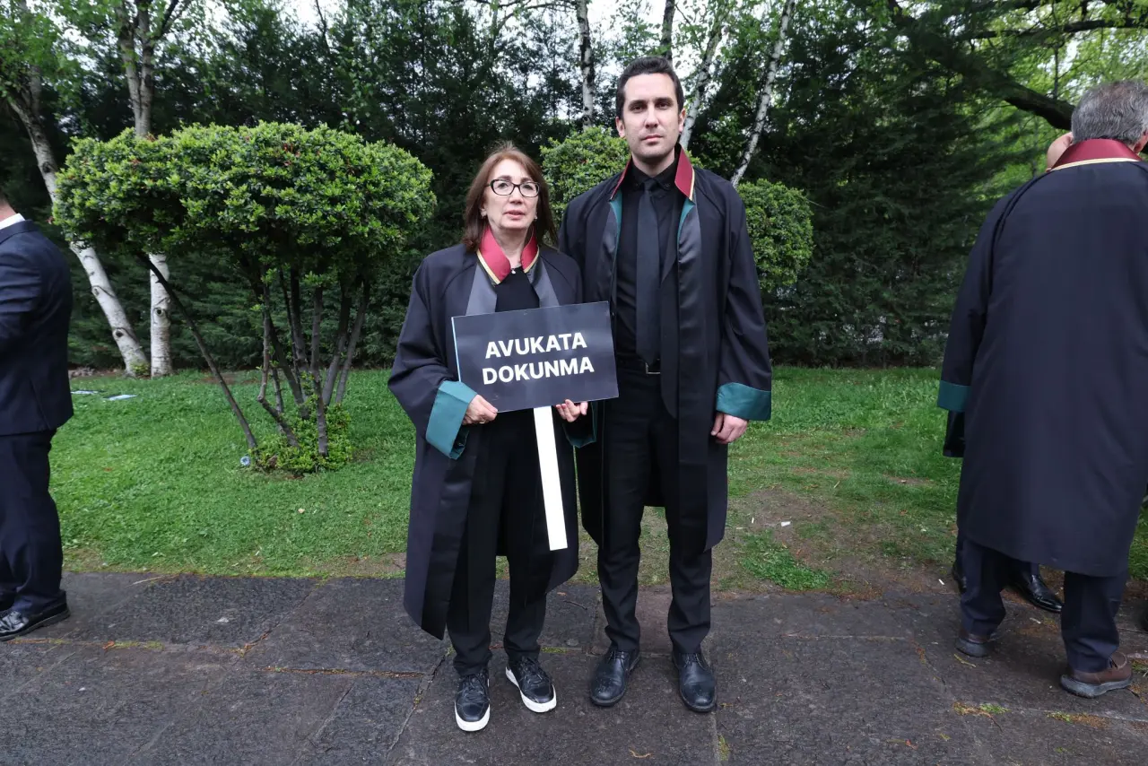 Antalya Barosu TBMM Önünde: Avukata Şiddete Karşı Ankara'da Tarihi Yürüyüş! 5