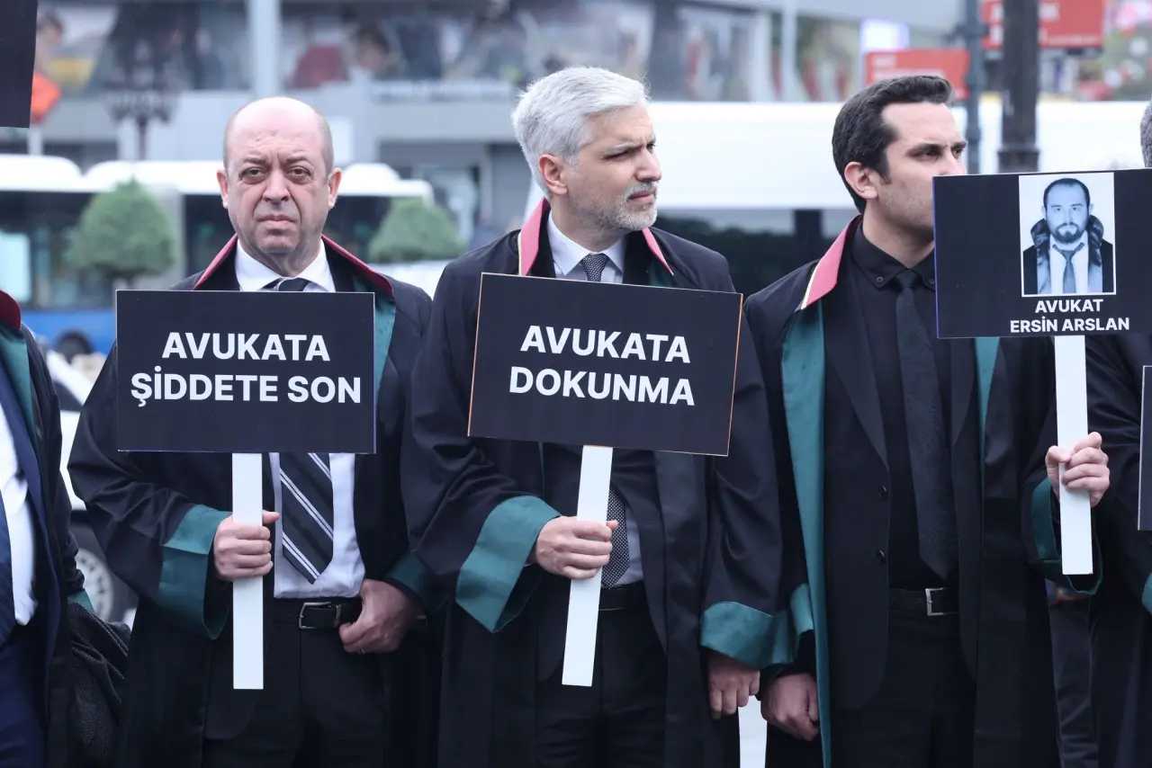 Antalya Barosu TBMM Önünde: Avukata Şiddete Karşı Ankara'da Tarihi Yürüyüş! 7