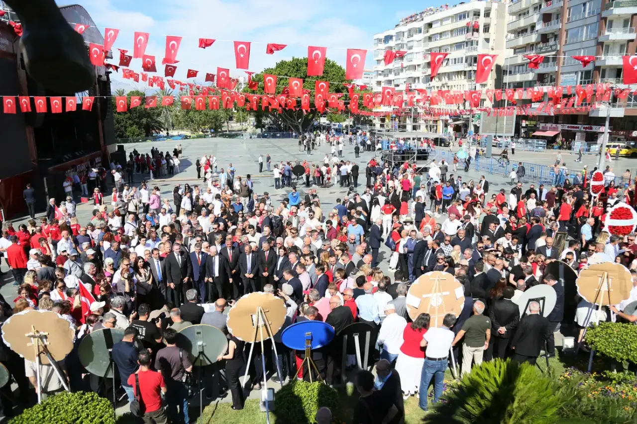 Antalya’da 19 Mayıs Coşkusu Karaalioğlu Parkı'nda Zirveye Çıktı! 1