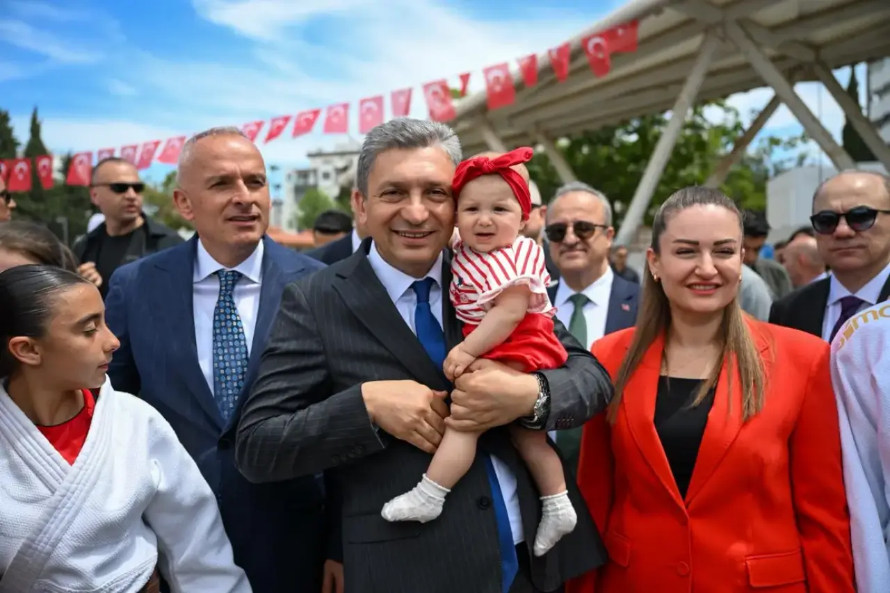 Antalya’da 19 Mayıs Coşkusu Karaalioğlu Parkı'nda Zirveye Çıktı! 11