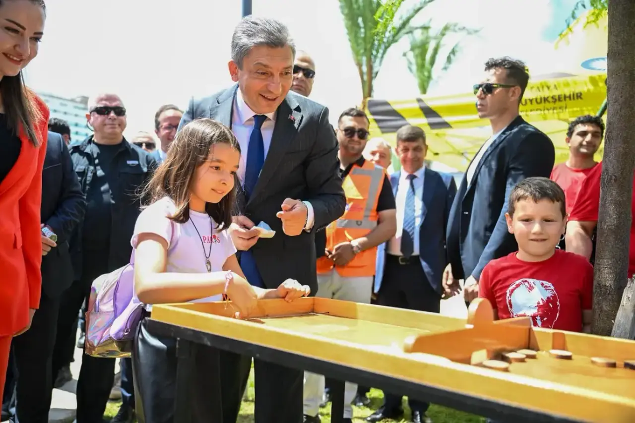 Antalya’da 19 Mayıs Coşkusu Karaalioğlu Parkı'nda Zirveye Çıktı! 12