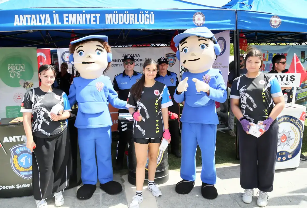 Antalya’da 19 Mayıs Coşkusu Karaalioğlu Parkı'nda Zirveye Çıktı! 8