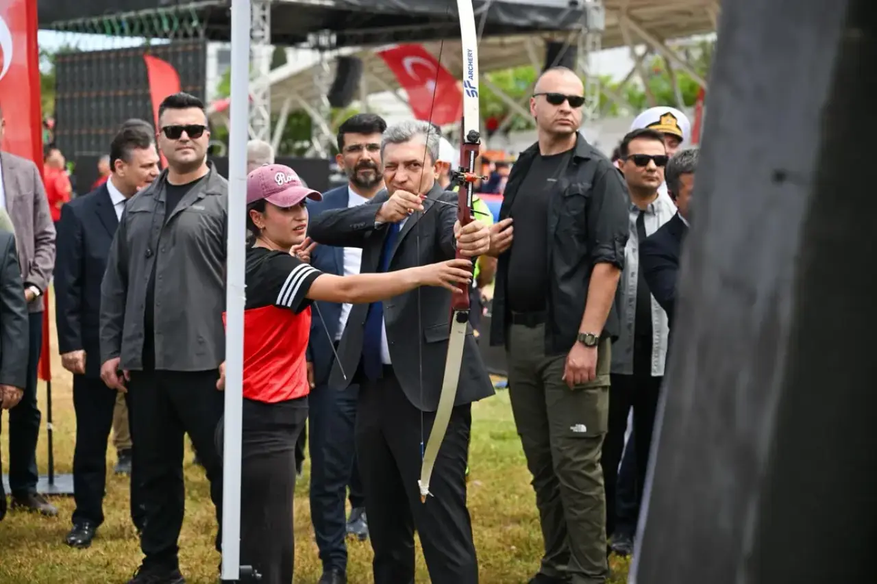 Antalya’da 19 Mayıs Coşkusu Karaalioğlu Parkı'nda Zirveye Çıktı! 15