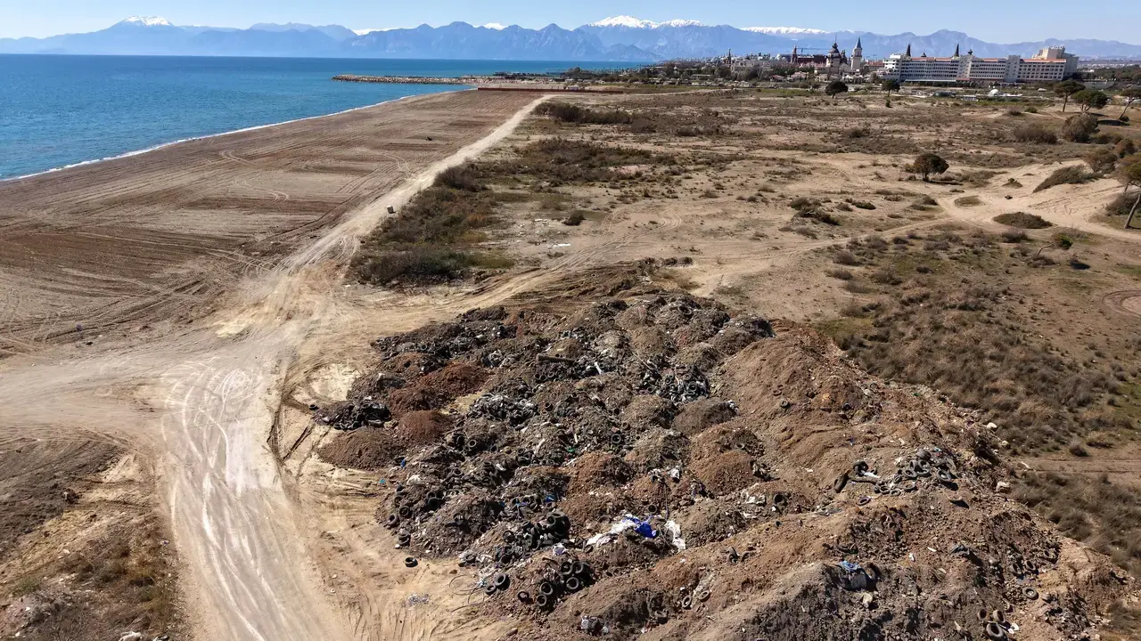 Kumköy Sahili'nde 1500 Lağım Çukuru: Suç Duyurusunda Bulunuldu 1