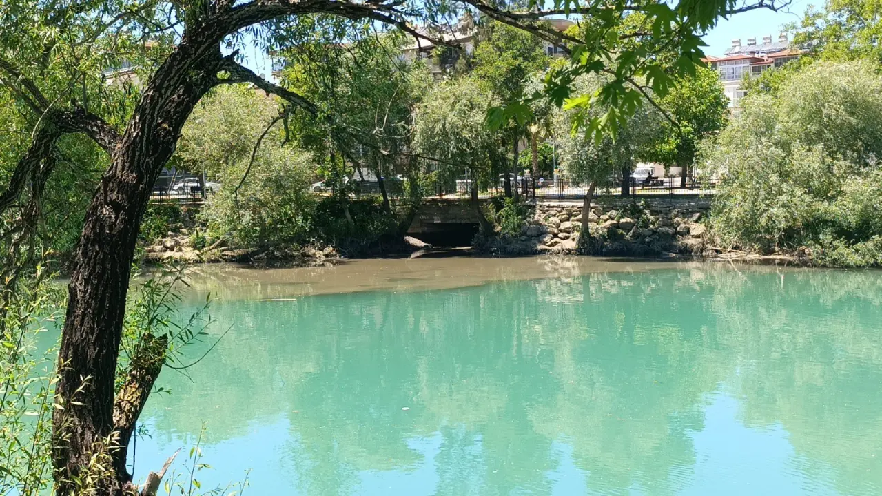 Manavgat Irmağı'nda Korkutan Manzara: Masmavi Su Çamura Bulandı! 5