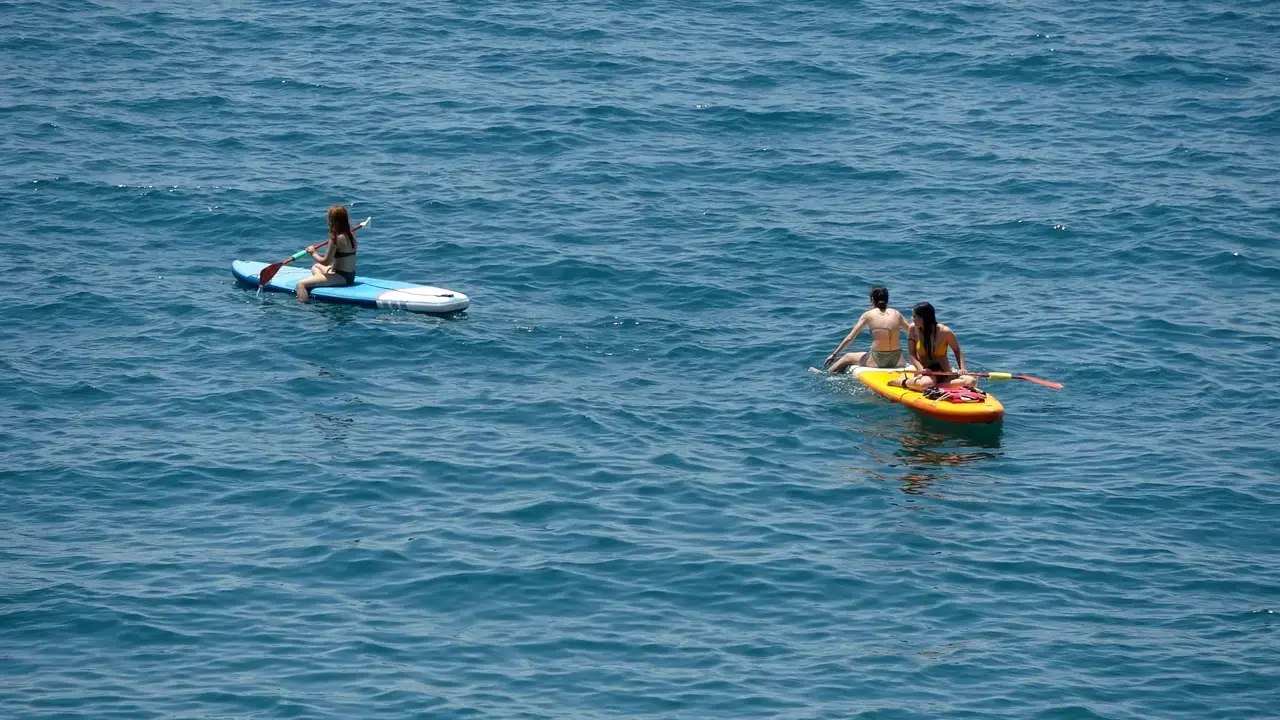 Antalya 30 Derece, Nem Yüzde 80! Serinlemek İçin Konyaaltı'na Akın Ettiler 2