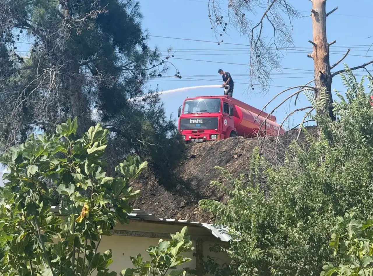 Antalya'da Eş Zamanlı 2 Orman Yangını Çıktı 1