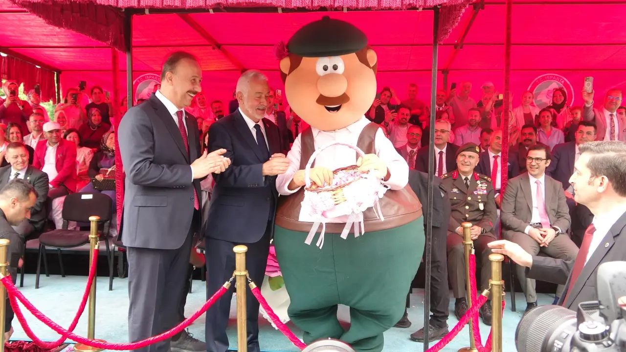 Isparta'da Uluslararası Gül Festivali Coşkusu: Kent Bayram Yerine Döndü! 5