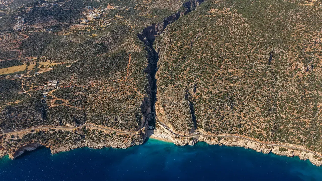 Avrupa'nın İlk 10 Plajı Arasındaki Kaputaş'ta Yaz Sezonu Açıldı 7