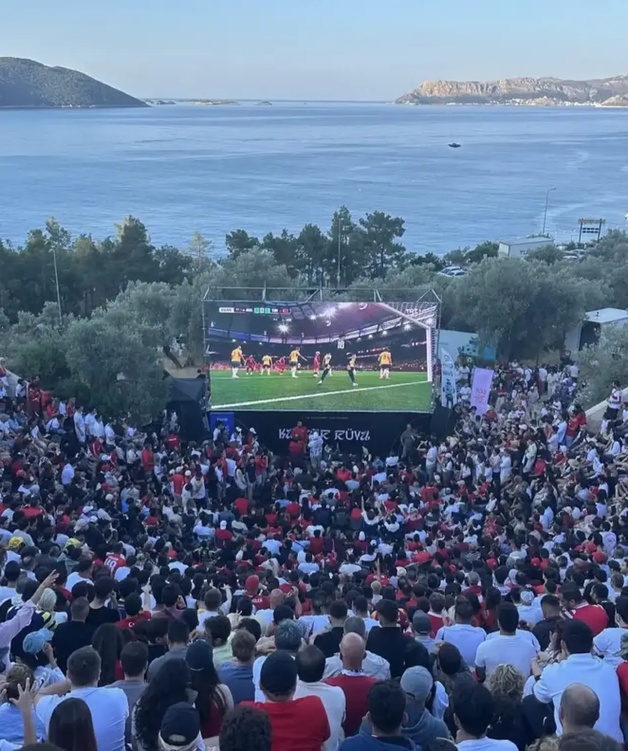Kaş Antiphellos’ta Dünya Kupası Heyecanı: 2 Bin Yıllık Tiyatroda Milli Takım İçin Tek Yürek Oldular 6