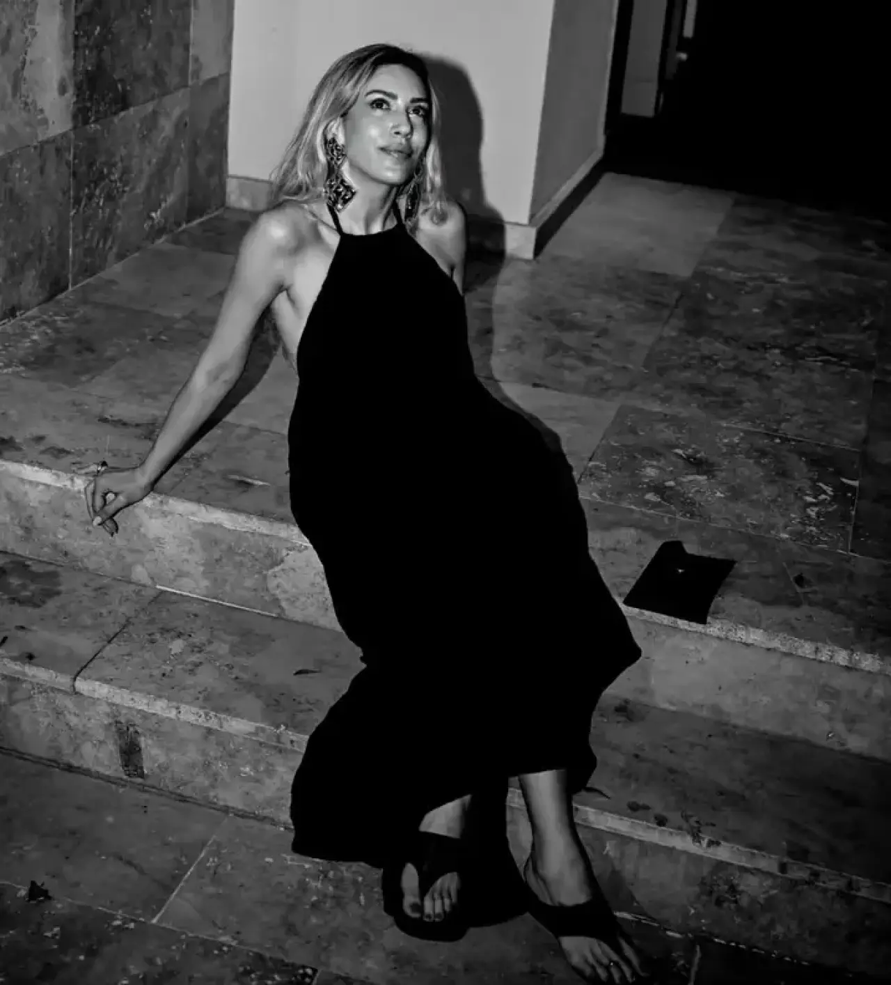 Sinem Kobal Antalya Tatilinde! Fit Görünümü ve Sahil Tarzı Hayran Bıraktı 14