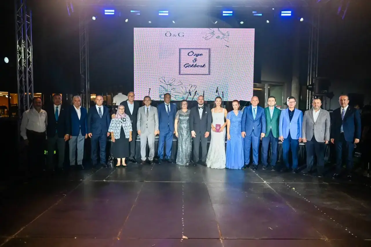 Antalya Gençlik ve Spor İl Müdürü Yavuz Gürhan’ın oğlu Gökberk Gürhan ve Özge Nasırcılar Evlendi 1